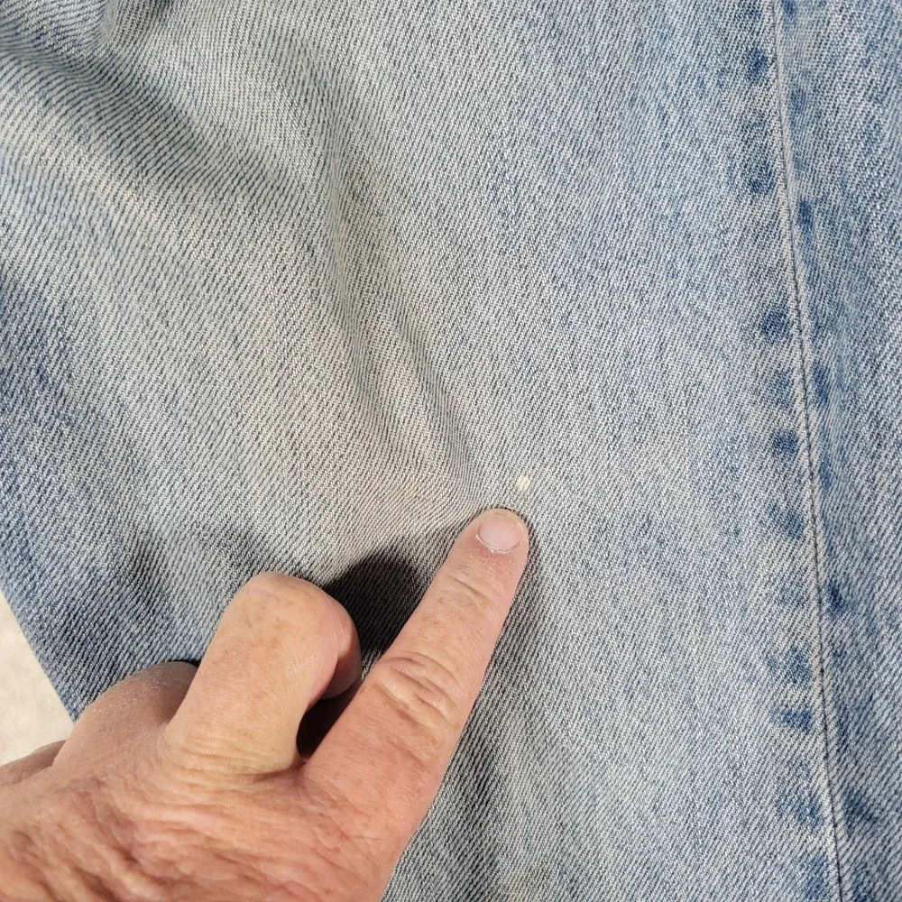 Levi's 501 Original Fit Jeans Mens 40x32 Light Wash Blue Straight Button Fly